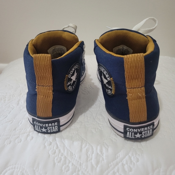 Converse - Picture 3 of 6